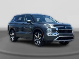 Mitsubishi Outlander Plug-In Hybrid SE S-AWC 2026 — side view