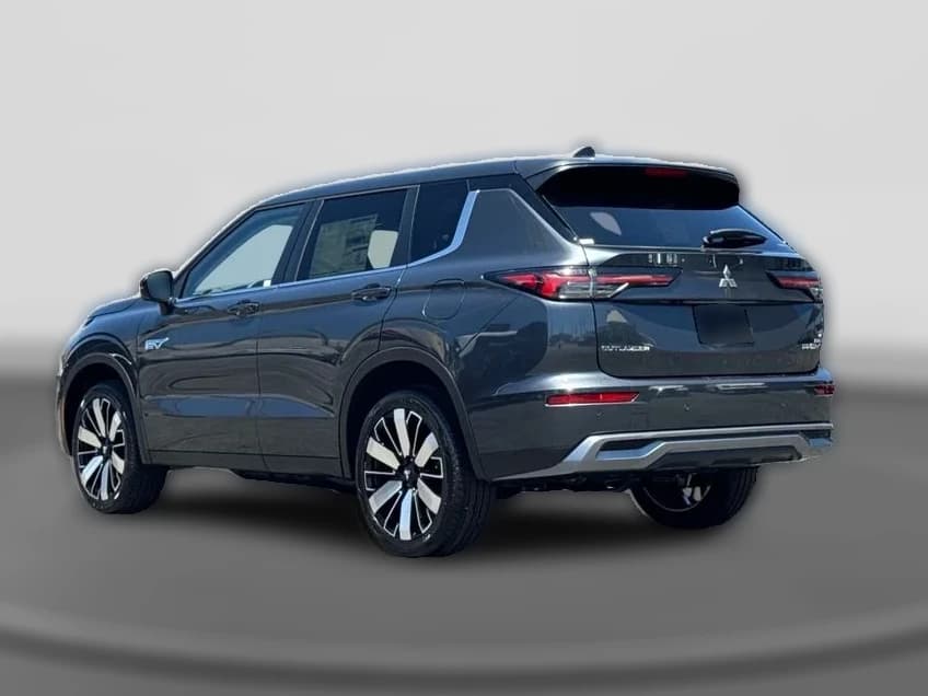 Mitsubishi Outlander Plug-In Hybrid SE S-AWC 2026 — side view