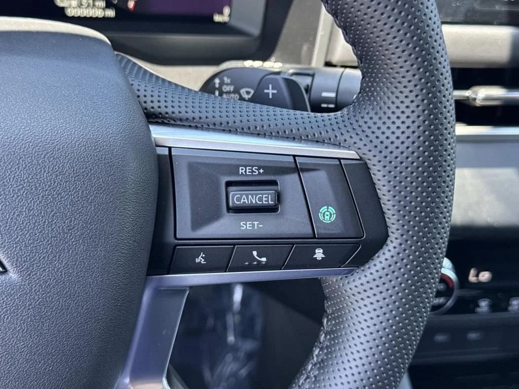 Mitsubishi Outlander Plug-In Hybrid SE S-AWC 2026 — side view