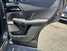 Mitsubishi Outlander Plug-In Hybrid SE S-AWC 2026 — side view
