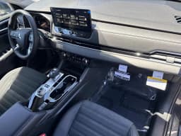 Mitsubishi Outlander Plug-In Hybrid SE S-AWC 2026 — side view