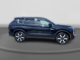 Mitsubishi Outlander Plug-In Hybrid SE S-AWC 2026 — side view