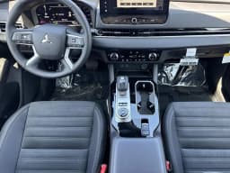 Mitsubishi Outlander Plug-In Hybrid SE S-AWC 2026 — side view