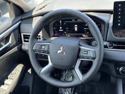 Mitsubishi Outlander Plug-In Hybrid SE S-AWC 2026 — side view
