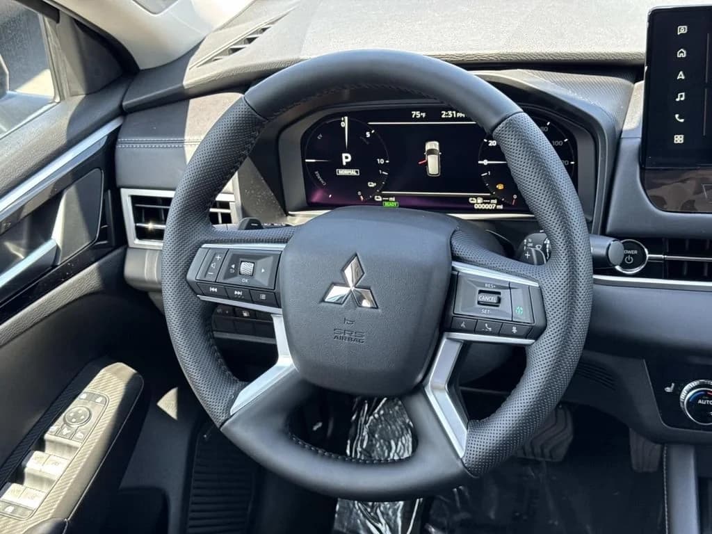 Mitsubishi Outlander Plug-In Hybrid SE S-AWC 2026 — side view