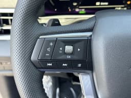 Mitsubishi Outlander Plug-In Hybrid SE S-AWC 2026 — side view