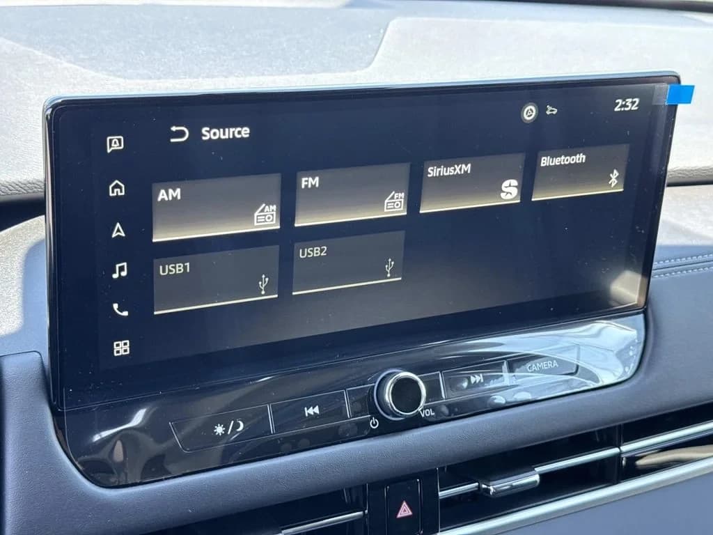 Mitsubishi Outlander Plug-In Hybrid SE S-AWC 2026 — side view