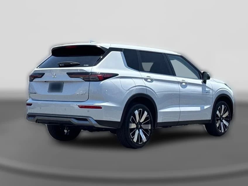 Mitsubishi Outlander Plug-In Hybrid SE S-AWC 2026 — side view