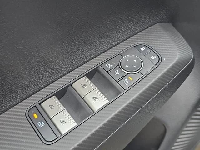 Mitsubishi Outlander Plug-In Hybrid SEL Black Edition S-AWC 2025 — side view