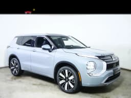 Mitsubishi Outlander Plug-In Hybrid SEL S-AWC 2026 — side view