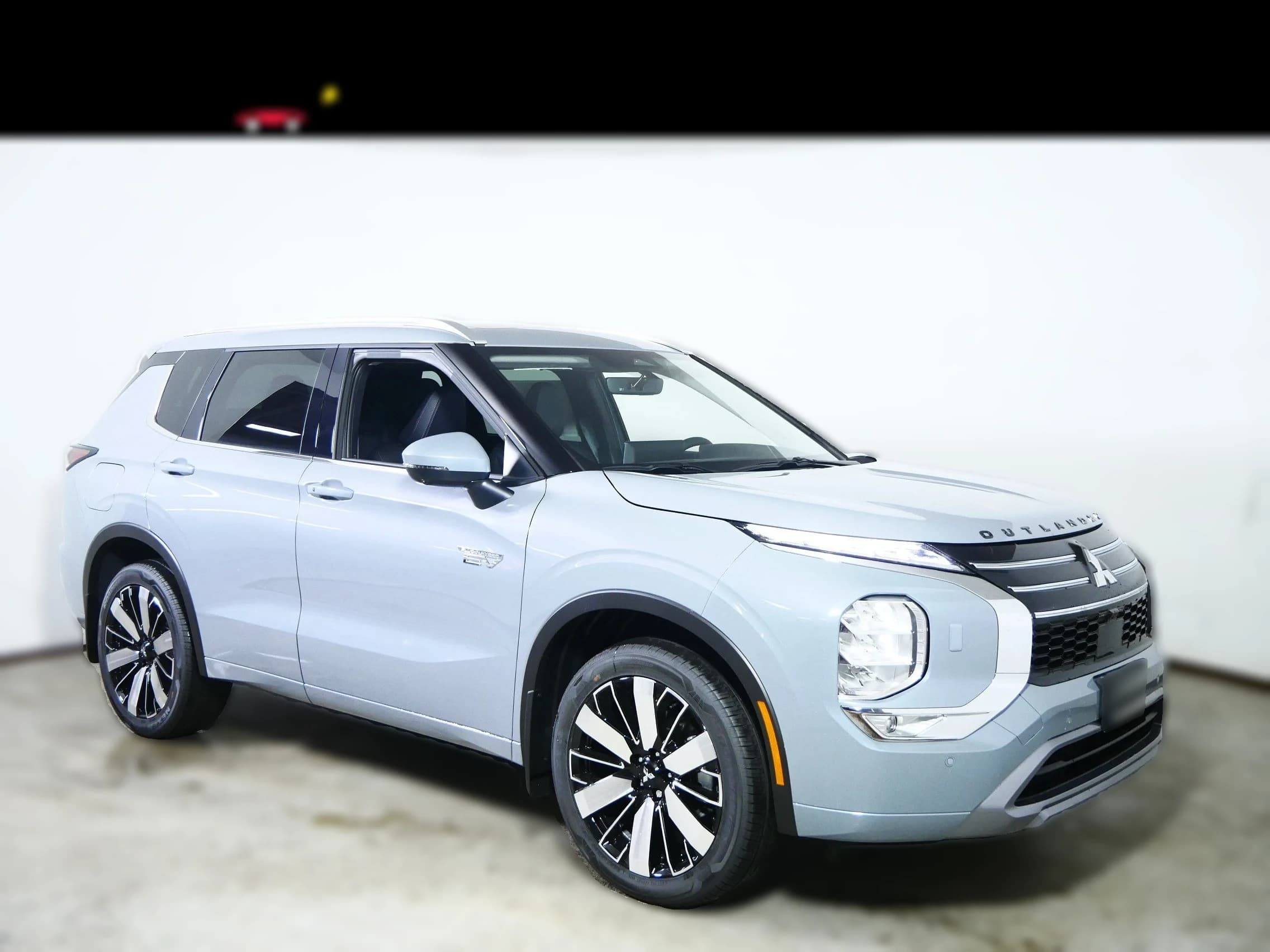 Mitsubishi Outlander Plug-In Hybrid SEL S-AWC 2026 — side view