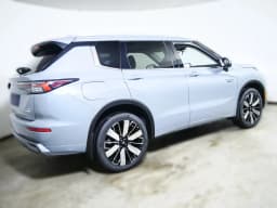 Mitsubishi Outlander Plug-In Hybrid SEL S-AWC 2026 — side view