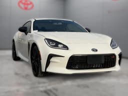 Toyota GR86 Premium Auto (Natl) 2026 — side view