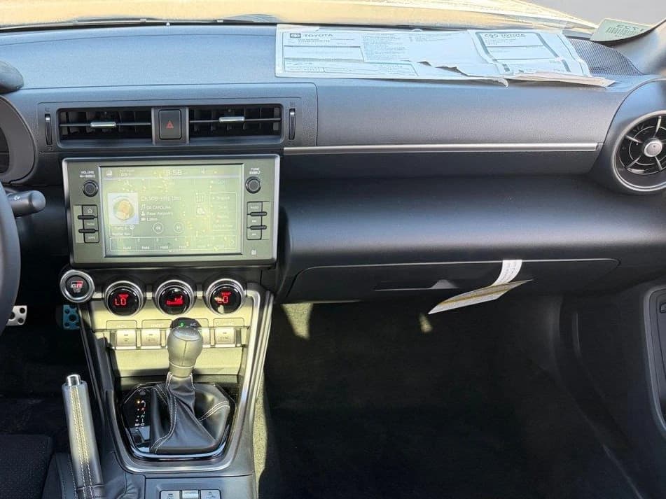 Toyota GR86 Premium Auto (Natl) 2026 — side view