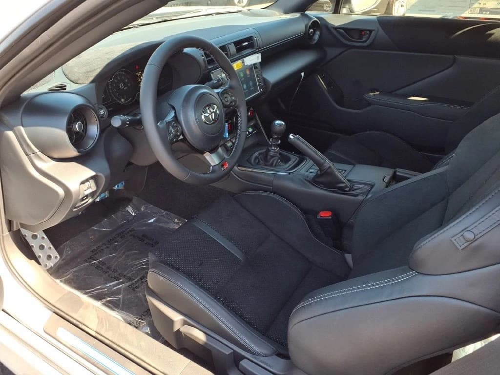 Toyota GR86 Premium Manual (Natl) 2027 — side view