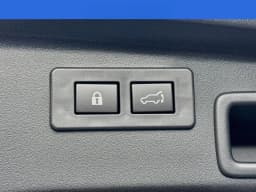 Subaru Outback Premium AWD 2026 — side view