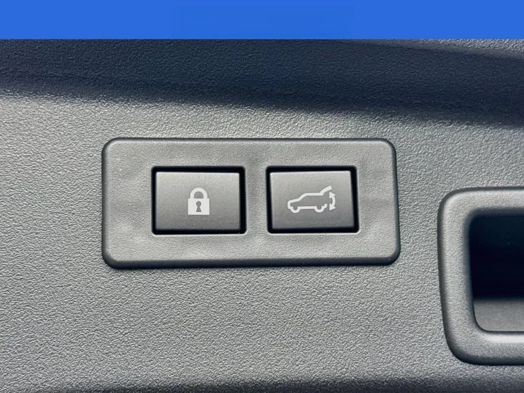 Subaru Outback Premium AWD 2026 — side view