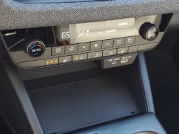 Subaru Outback Premium AWD 2026 — side view