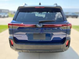 Subaru Outback Premium AWD 2026 — side view