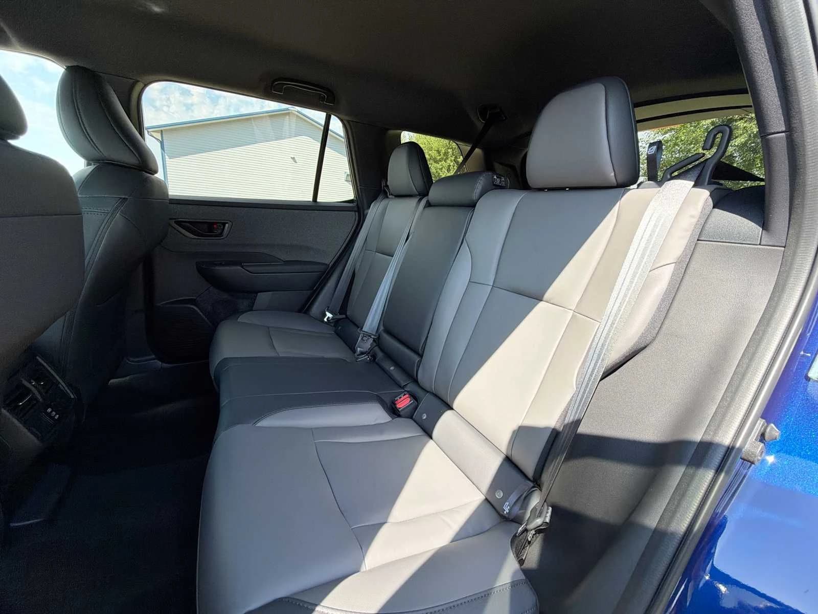 Subaru Outback Premium AWD 2026 — side view