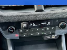Subaru Outback Premium AWD 2026 — side view