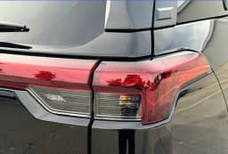 Subaru Outback Premium AWD 2026 — side view
