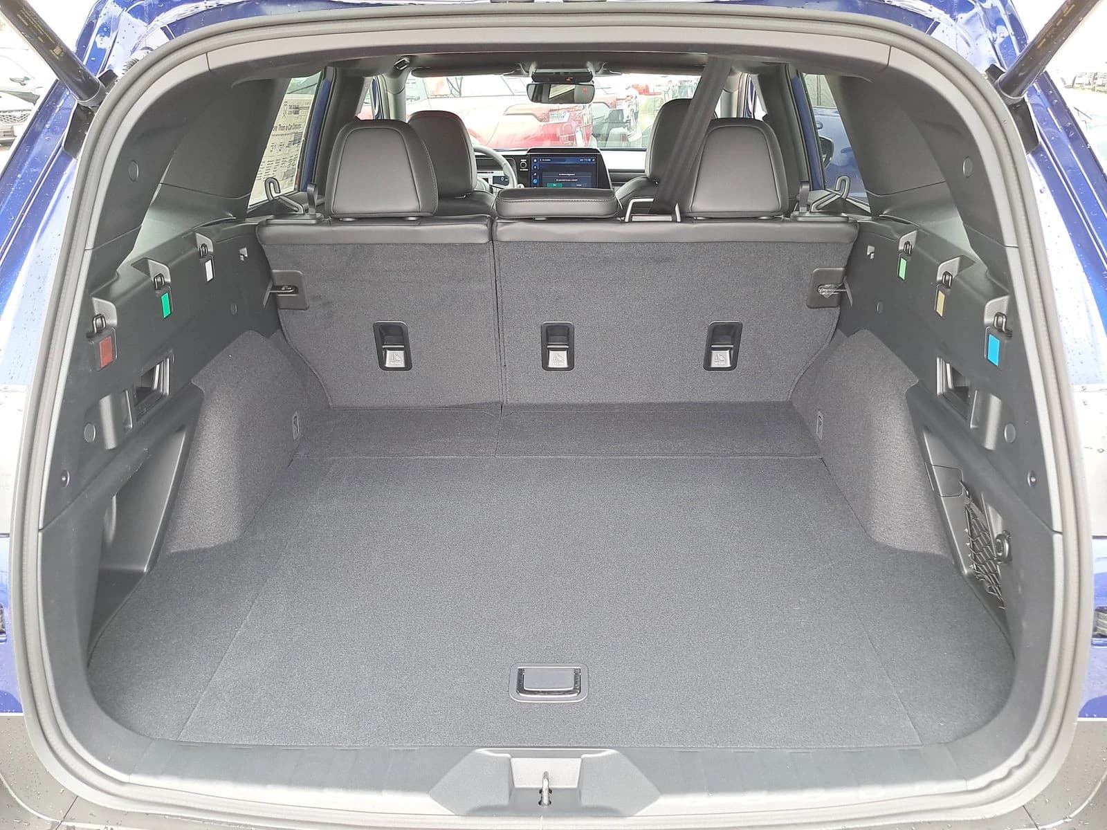 Subaru Outback Premium AWD 2026 — side view