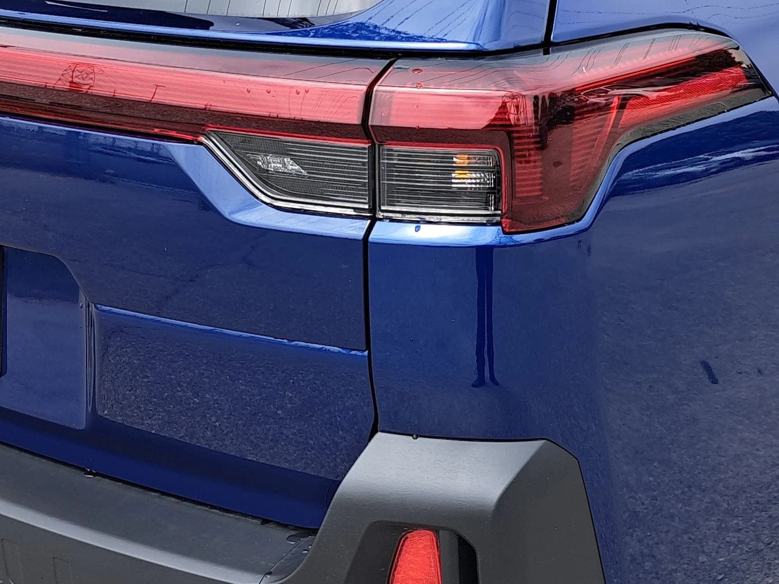 Subaru Outback Premium AWD 2026 — side view