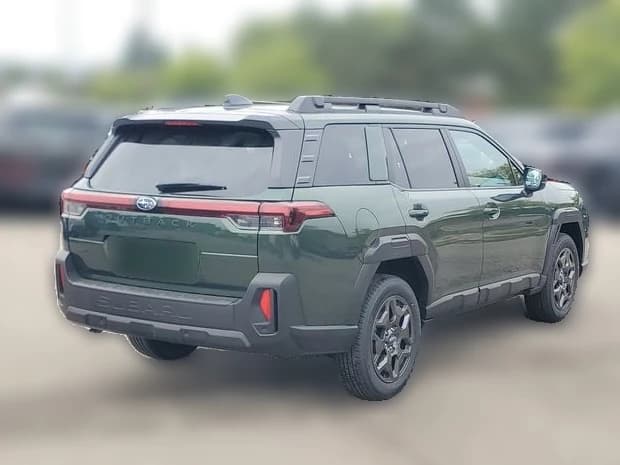 Subaru Outback Premium AWD 2026 — side view