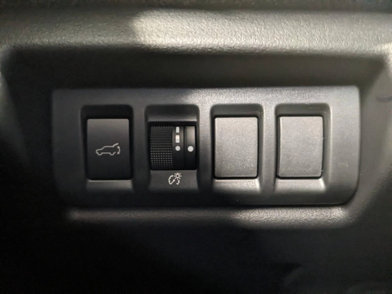 Subaru Outback Premium AWD 2026 — side view