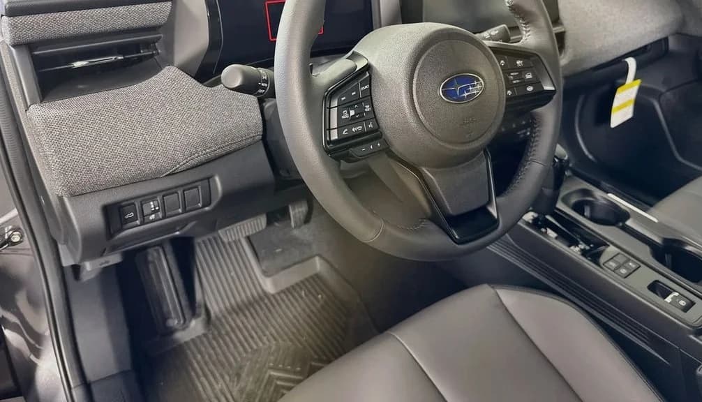 Subaru Outback Premium AWD 2026 — side view