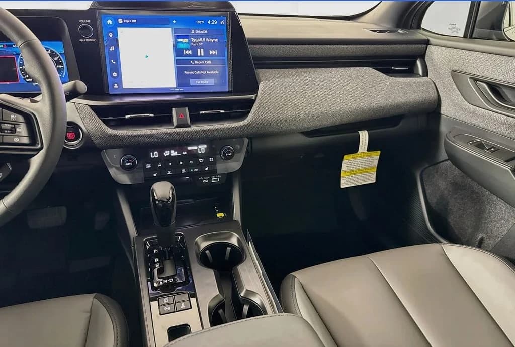 Subaru Outback Premium AWD 2026 — side view
