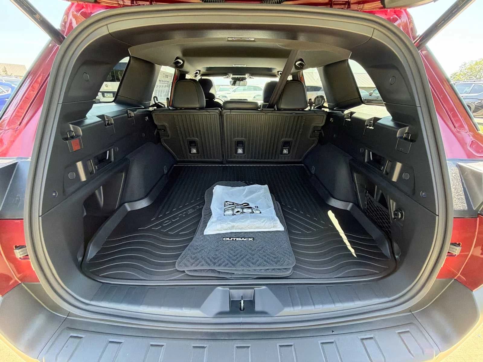 Subaru Outback Premium AWD 2026 — side view