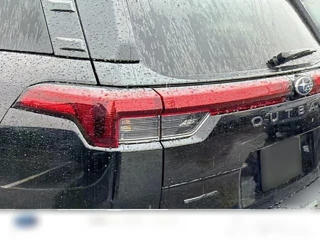 Subaru Outback Limited AWD 2026 — side view