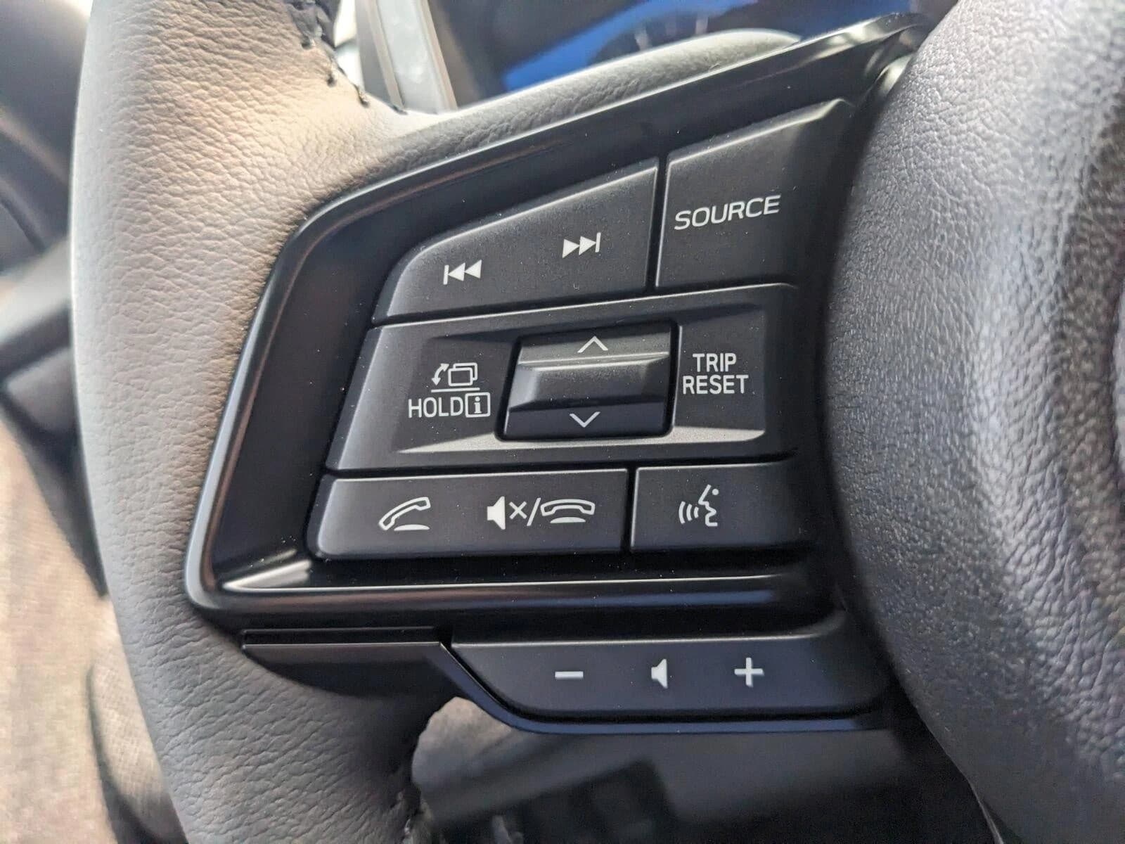 Subaru Outback Limited AWD 2026 — side view