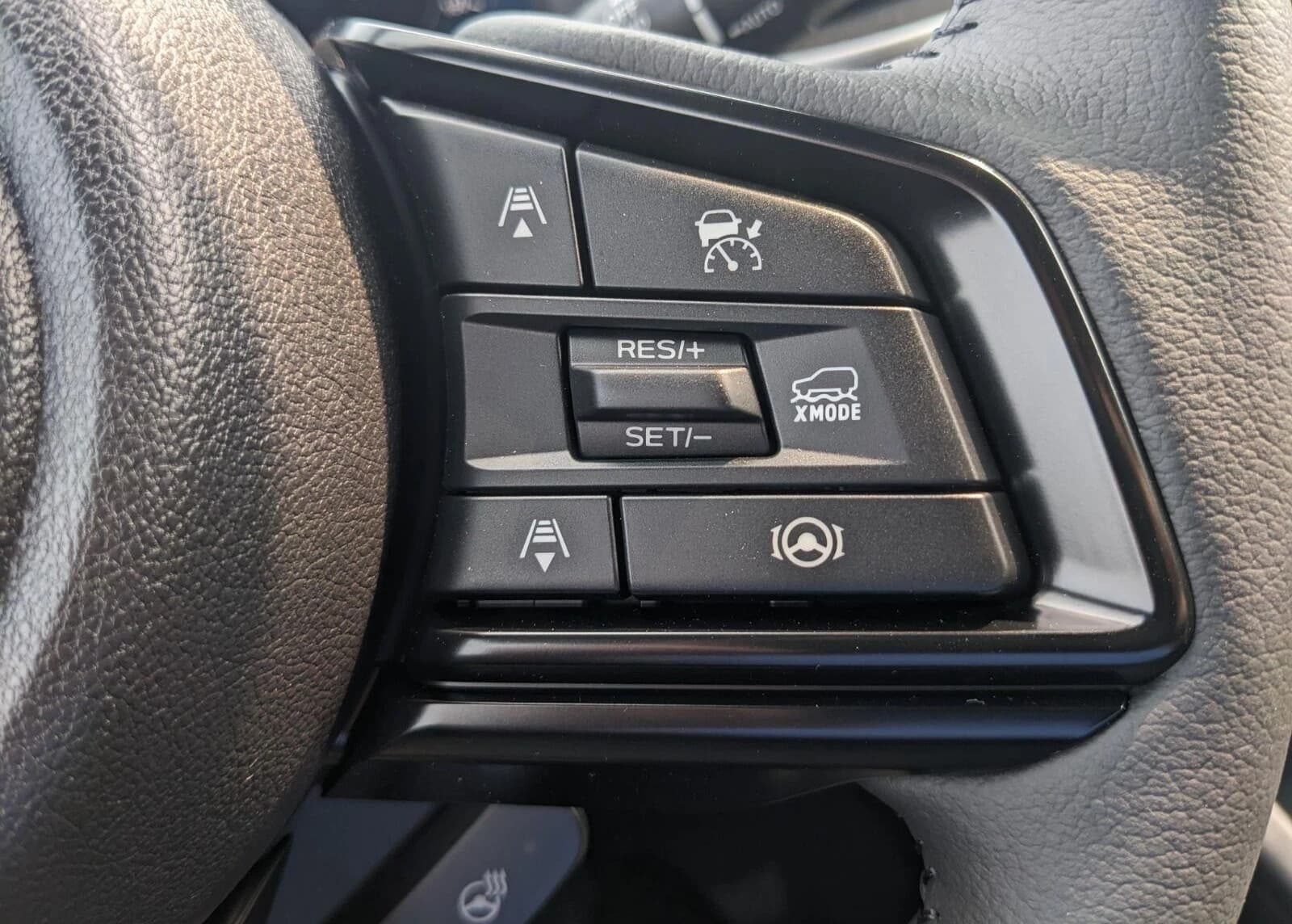 Subaru Outback Limited AWD 2026 — side view