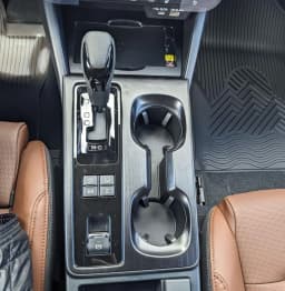 Subaru Outback Touring AWD 2026 — side view