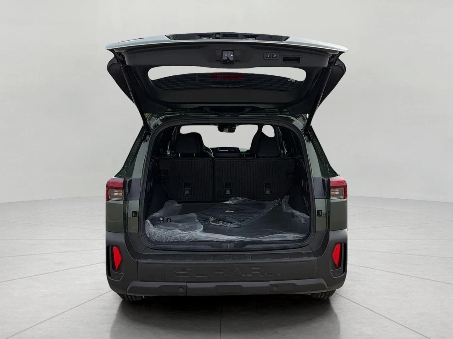 Subaru Outback Limited XT AWD 2026 — side view