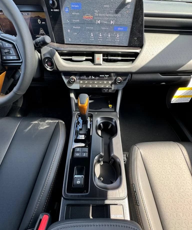 Subaru Outback Wilderness AWD 2026 — side view