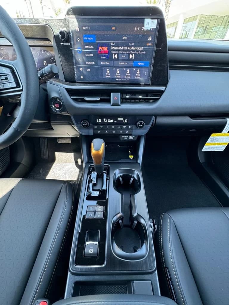 Subaru Outback Wilderness AWD 2026 — side view