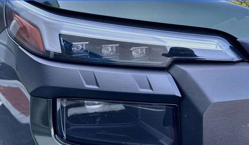 Subaru Outback Wilderness AWD 2026 — side view