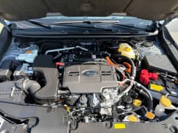 Subaru Crosstrek Limited Hybrid AWD 2026 — side view