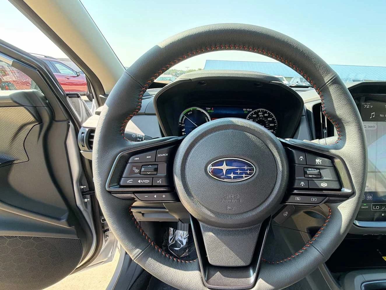 Subaru Crosstrek Limited Hybrid AWD 2026 — side view