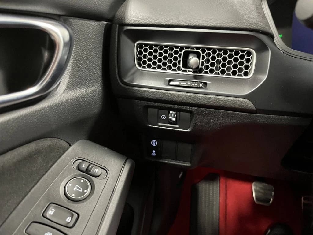Honda Civic Type R Base Manual 2026 — side view