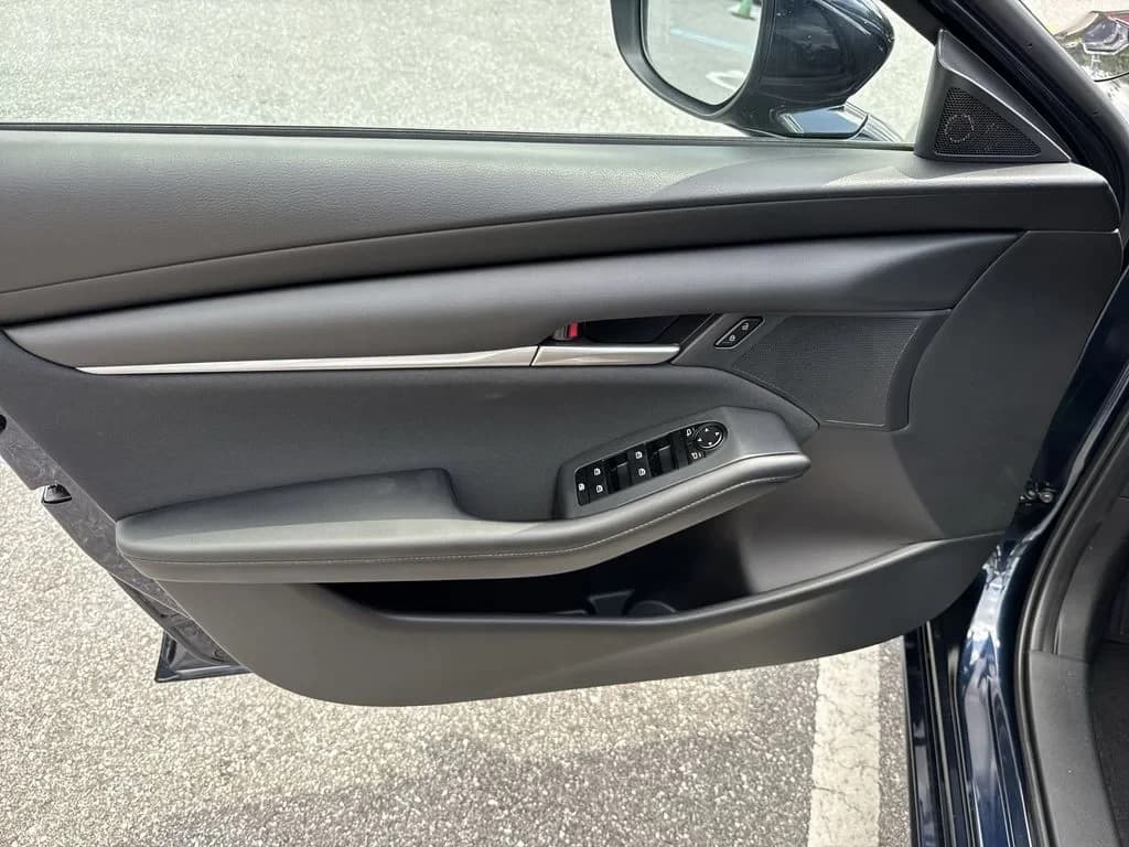 Mazda Mazda3 Sedan 2.5 S FWD 2026 — side view