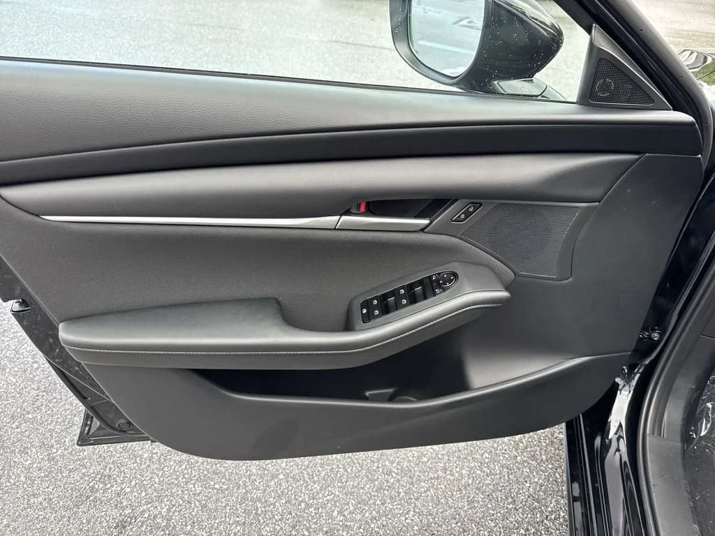 Mazda Mazda3 Sedan 2.5 S FWD 2026 — side view