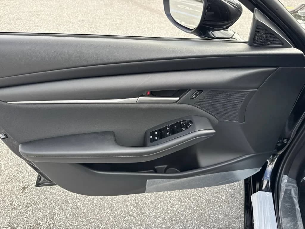 Mazda Mazda3 Sedan 2.5 S FWD 2026 — side view