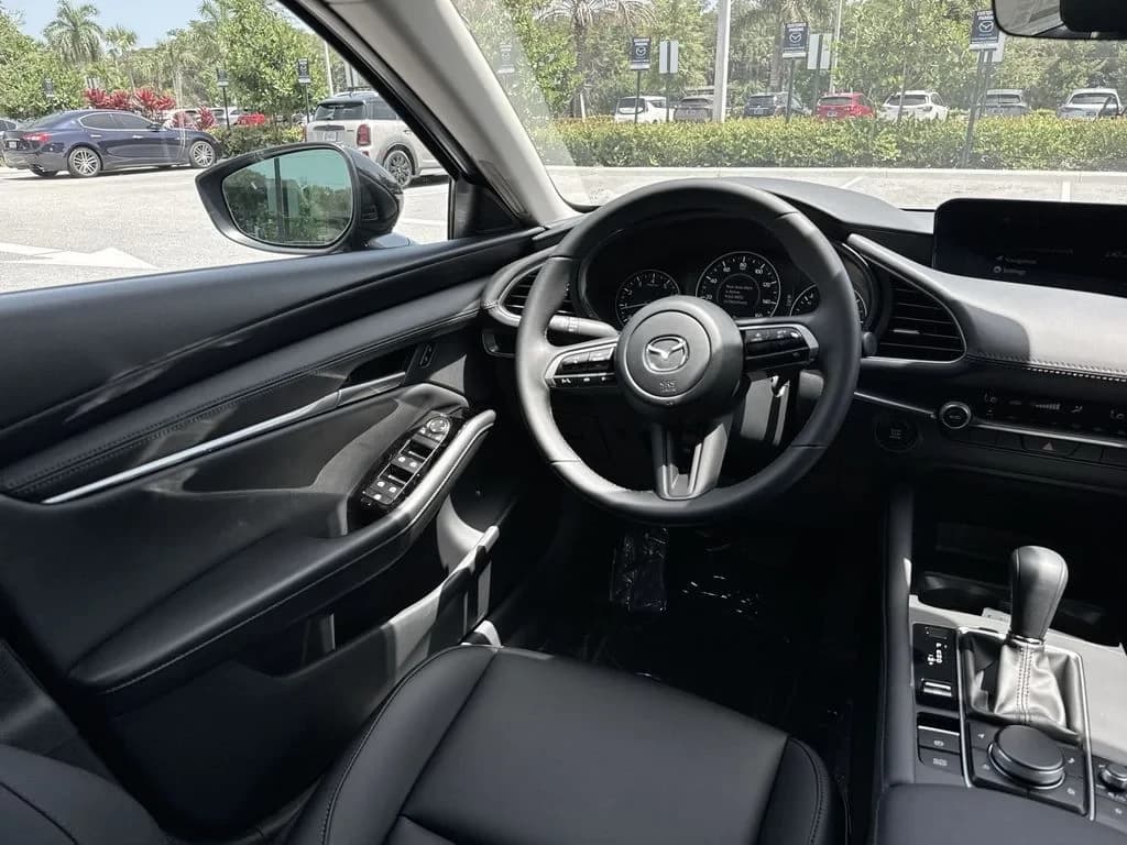 Mazda Mazda3 Sedan 2.5 S Select Sport FWD 2026 — side view