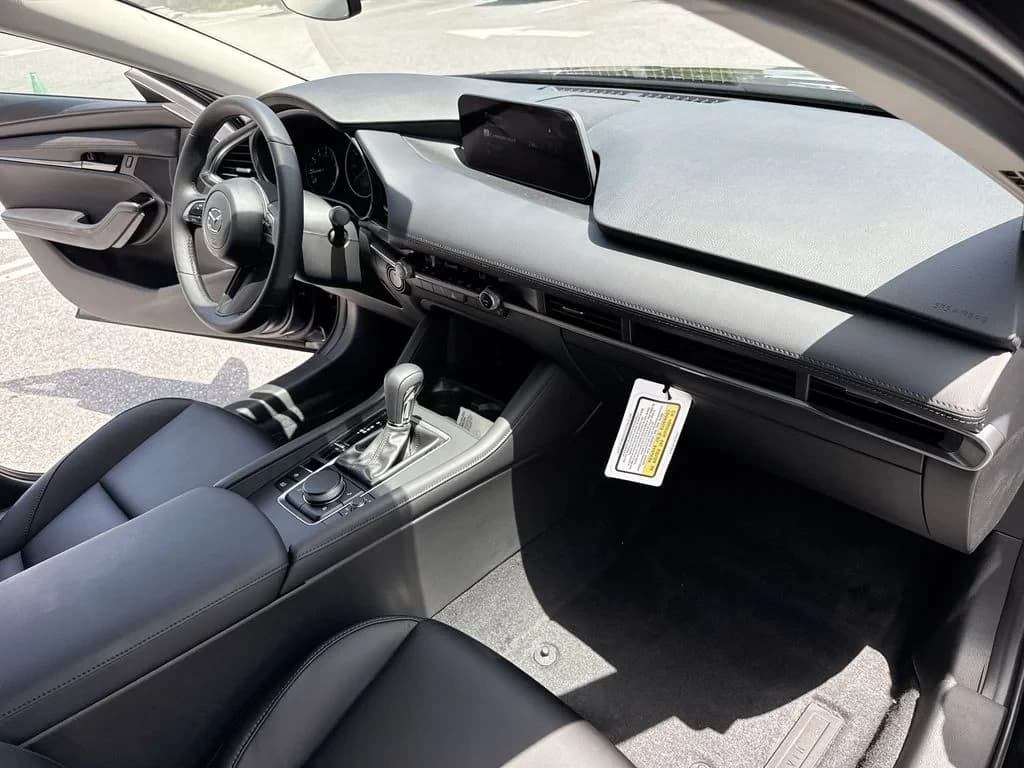 Mazda Mazda3 Sedan 2.5 S Select Sport FWD 2026 — side view