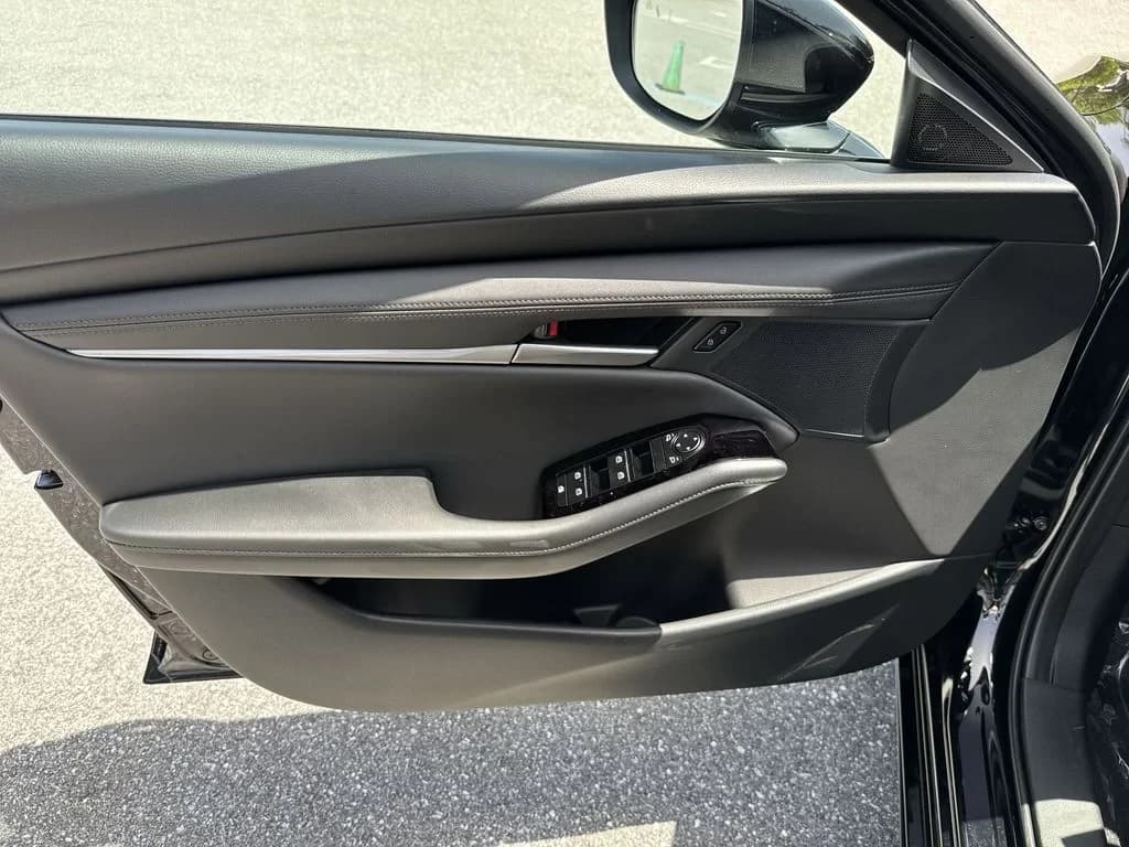 Mazda Mazda3 Sedan 2.5 S Select Sport FWD 2026 — side view